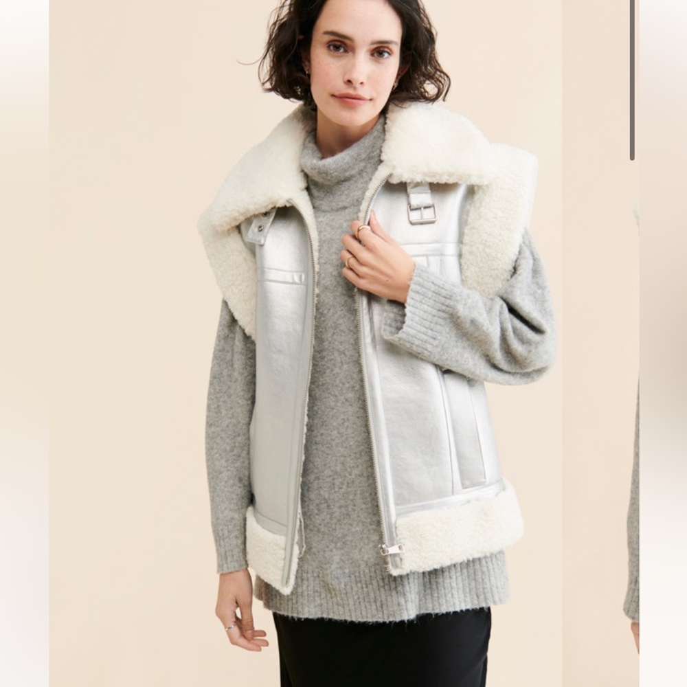 Apparis Nuuly silver vest